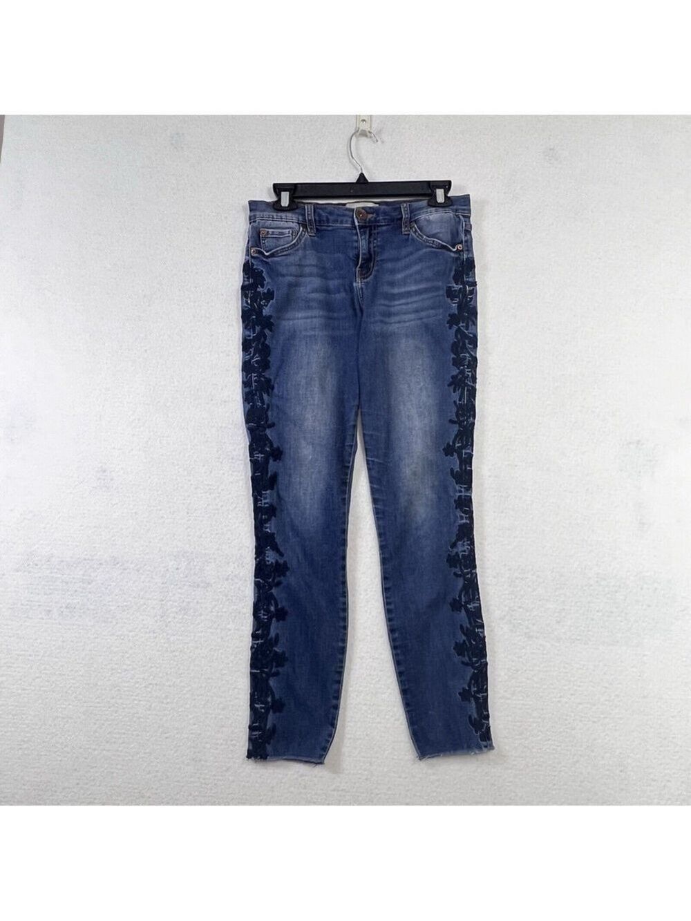 Band of Gypsies Lola Skinny Ankle Jeans Womens 29 Blue Denim Raw Hem Embroidered - Picture 2 of 11